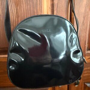 VINTAGE FURLA BLACK PATENT LEATHER CROSSBODY
